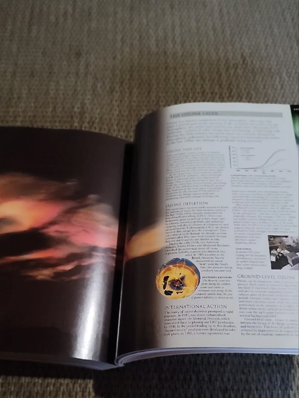 Smithsonian Earth: The Definitive Visual Guide - Volcanic Soft Cover